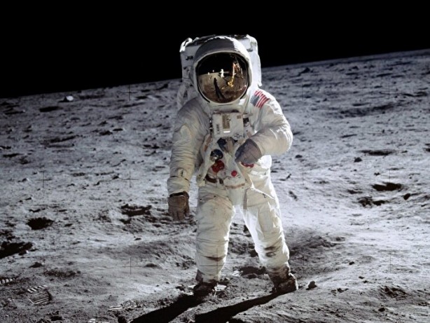 Foto - Dünyayı hayrete düşüren dolandırıcılık! 'Uzaydayım dönüş bileti için paraya ihtiyacım var'