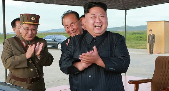 Foto - Dünyayı sallayan görüntü: Kim tabutta!