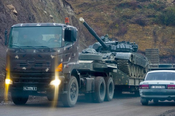 Foto - Dünyayı sarsan görüntüler yayınlandı! Tanklar Bakü'ye gidiyor