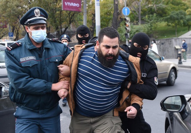 Foto - Dünyayı sarsan görüntüler yayınlandı! Tanklar Bakü'ye gidiyor