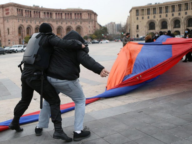 Foto - Dünyayı sarsan görüntüler yayınlandı! Tanklar Bakü'ye gidiyor