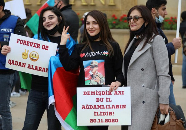 Foto - Dünyayı sarsan görüntüler yayınlandı! Tanklar Bakü'ye gidiyor