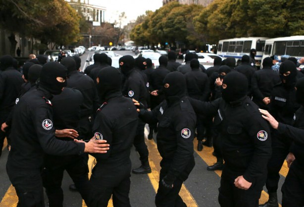 Foto - Dünyayı sarsan görüntüler yayınlandı! Tanklar Bakü'ye gidiyor
