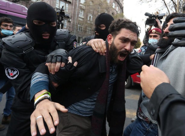 Foto - Dünyayı sarsan görüntüler yayınlandı! Tanklar Bakü'ye gidiyor