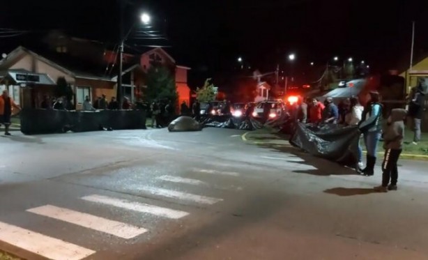 Foto - Dünyayı sarsan görüntüler! Yolunu kaybetti, duyanlar koştu