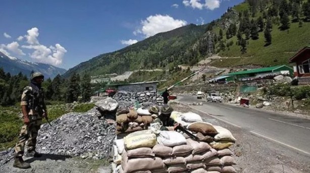 Foto - Dünyayı sarsan itiraf! Askerler diri diri pişti