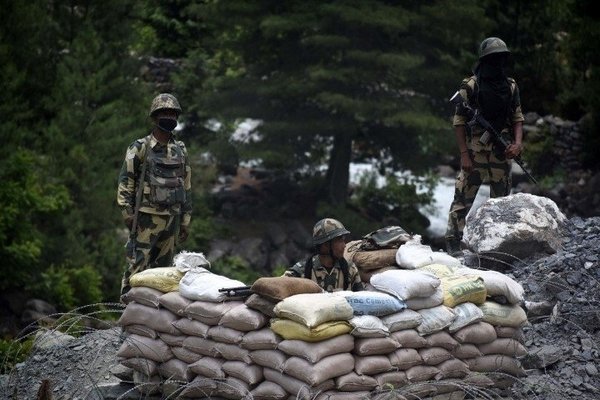 Foto - Dünyayı sarsan itiraf! Askerler diri diri pişti
