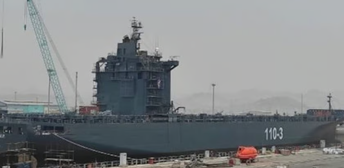 Foto - Dünyayı sarsan olay! Savaş gemisi olduğu yerde kendi kendine battı