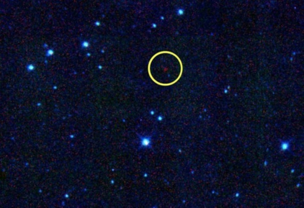 Dünya'yı teğet geçti!