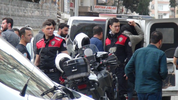 'Dur' ihtarına uymayan saldırgan polise ateş açtı!