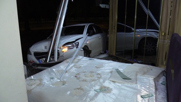 Foto - "Dur" ihtarına uymayan şüpheli kaza yapınca yakalandı
