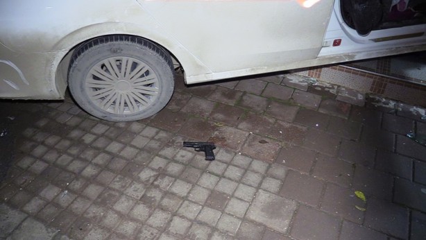Foto - "Dur" ihtarına uymayan şüpheli kaza yapınca yakalandı