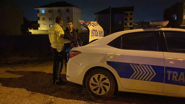 Foto - 'Dur' ihtarına uymayıp polisi peşine taktı! Çocuğunu gerekçe gösterdi