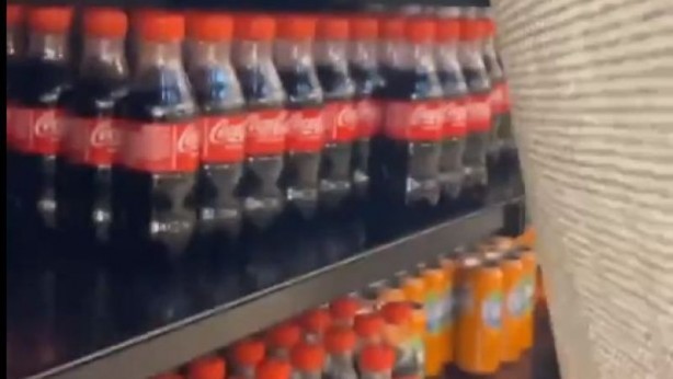 Foto - Dursun Ali Erzincanlı, ünlü köftecideki Coca Cola oyununu deşifre etti! Sosyal medya yıkıldı