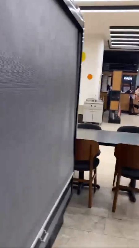 Foto - Dursun Ali Erzincanlı, ünlü köftecideki Coca Cola oyununu deşifre etti! Sosyal medya yıkıldı