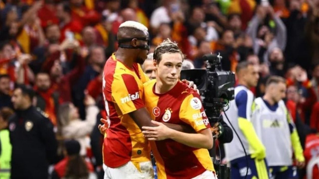 Foto - Dursun Özbek’ten futbolculara müjde! Derbinin hemen ardından duyurdu