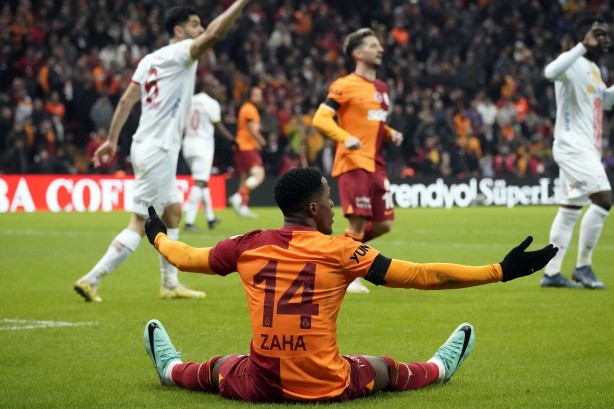 Foto - Dursun Özbek'ten 'yok artık' dedirten 'organize' açıklaması! Sponsorluk töreni değil, meydan okuma töreni...