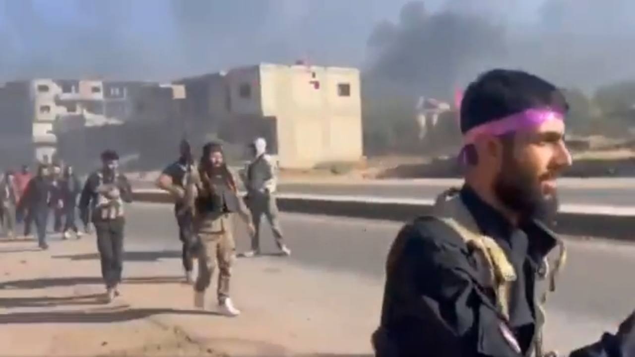 Foto - Dürzi-Arap çatışması şiddetleniyor! Korkunç görüntüler az önce geldi! Öldürdükleri Arapları kentin girişine böyle astılar