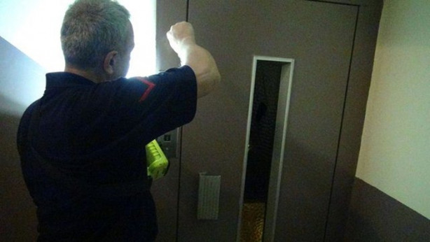 Foto - Düşen asansörde nasıl hayatta kalınır?