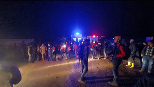 Foto - Düşen helikopterin enkazından ilk görüntüler! Yaralı teknisyen böyle kurtarıldı