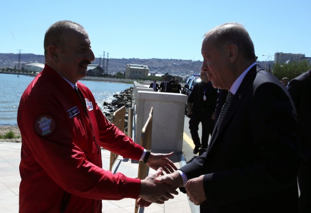 Foto - Düşman çatlatan görüntü! Cumhurbaşkanı Erdoğan ile Aliyev Akıncı SİHA'yı imzaladı