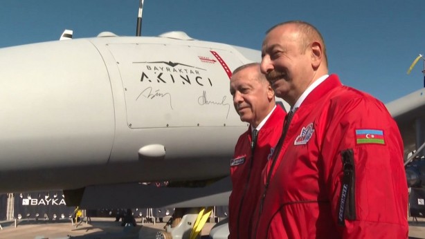 Düşman çatlatan görüntü! Cumhurbaşkanı Erdoğan ile Aliyev Akıncı SİHA'yı imzaladı