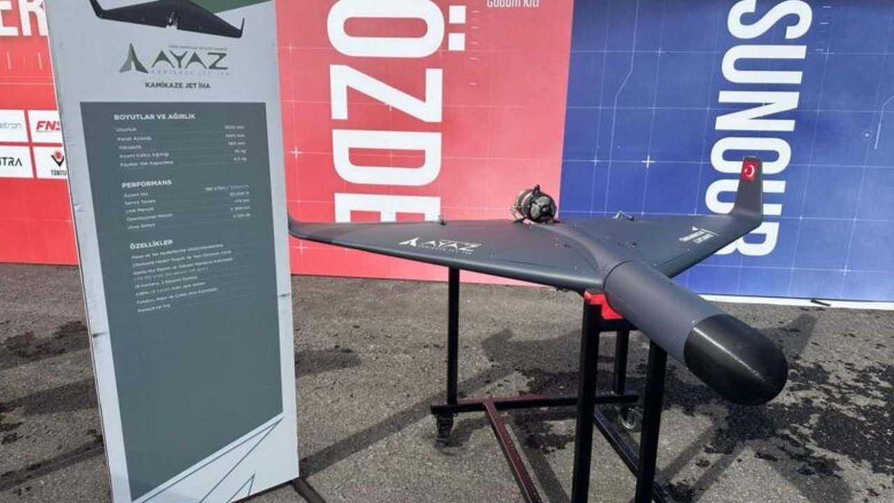 Foto - Düşman radarlarının asla göremediği gizli kâbus sahneye indi! TUSAŞ’ın yeni kamikaze İHA’sı AYAZ fırtına estirecek