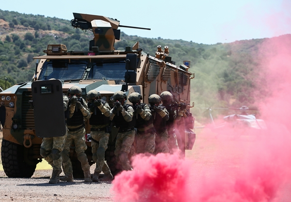Foto - Düşmana korku salıyorlar! Milli silahlarla göreve daima hazırlar
