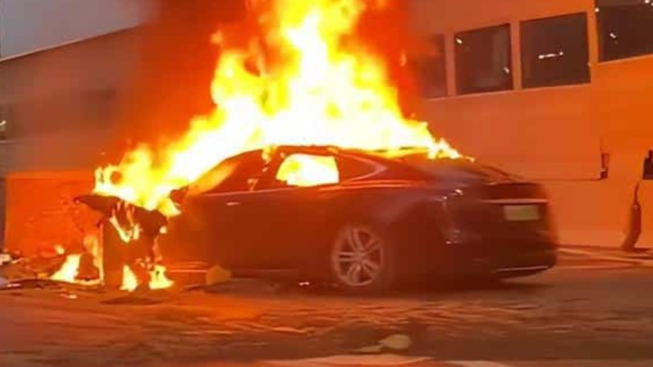 Foto - Düşük hızda ölümcül kaza! Tesla binlerce aracı geri çağırdı