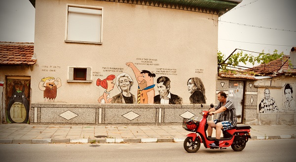 Foto - Duvarları tuvale dönüştürülen Bulgar köyü: Staro Jelezare