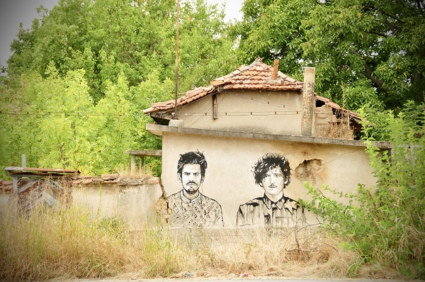 Foto - Duvarları tuvale dönüştürülen Bulgar köyü: Staro Jelezare