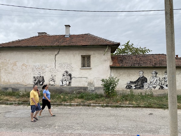 Foto - Duvarları tuvale dönüştürülen Bulgar köyü: Staro Jelezare