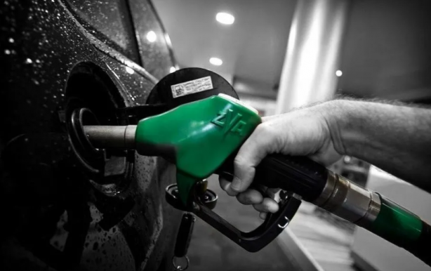 Foto - Akaryakıt fiyatlarına dev indirim geliyor! O tarihi beklemeden akaryakıt alan çok üzülür
