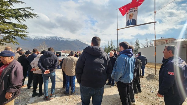 Foto - Duyan fıkra sanıyor ama gerçek! Bağımsız adaydan şaşkına çeviren vaad