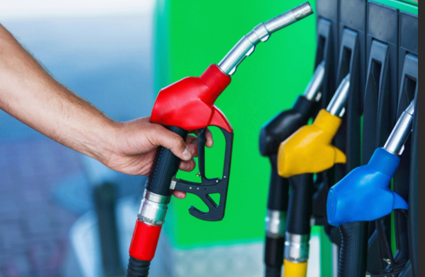 Duyanlar duymayanlara haber etsin! Akaryakıta çok büyük indirim geliyor, istasyonlar dolup taşacak