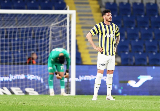 Foto - Duyanlar gelişme karşısında kulaklarına inanamadı... Galatasaray'ın eski yıldızı Fenerbahçe'ye!