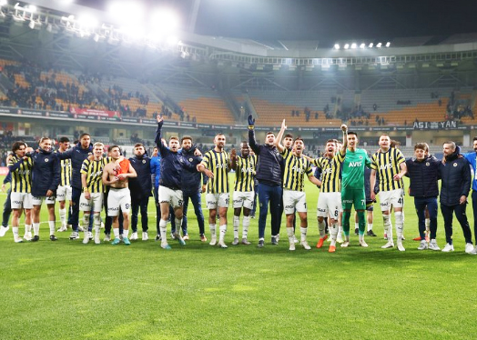 Foto - Duyanlar gelişme karşısında kulaklarına inanamadı... Galatasaray'ın eski yıldızı Fenerbahçe'ye!