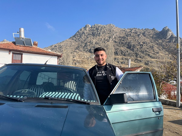 Foto - Duyanlar kulaklarına inanamıyor! 35 yıllık arabayı öyle bir hale getirdi ki…