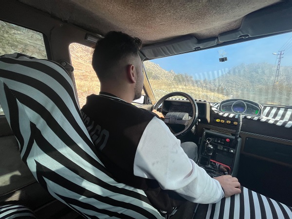 Foto - Duyanlar kulaklarına inanamıyor! 35 yıllık arabayı öyle bir hale getirdi ki…