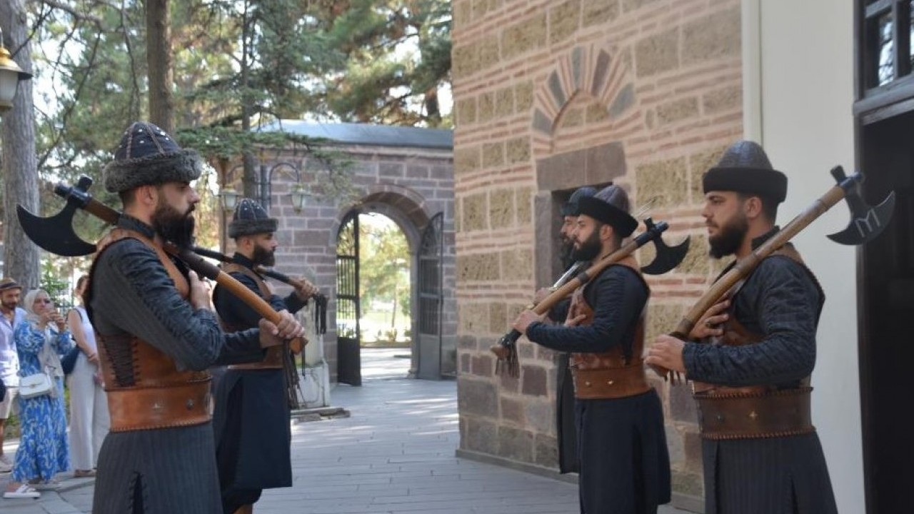 Foto - Duyanlar şaşkına döndü! Bu ilçenin nüfusu bir günde yüzde 2500 yükseliyor