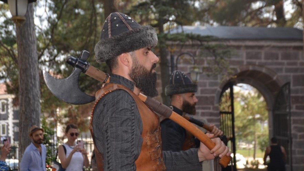 Foto - Duyanlar şaşkına döndü! Bu ilçenin nüfusu bir günde yüzde 2500 yükseliyor