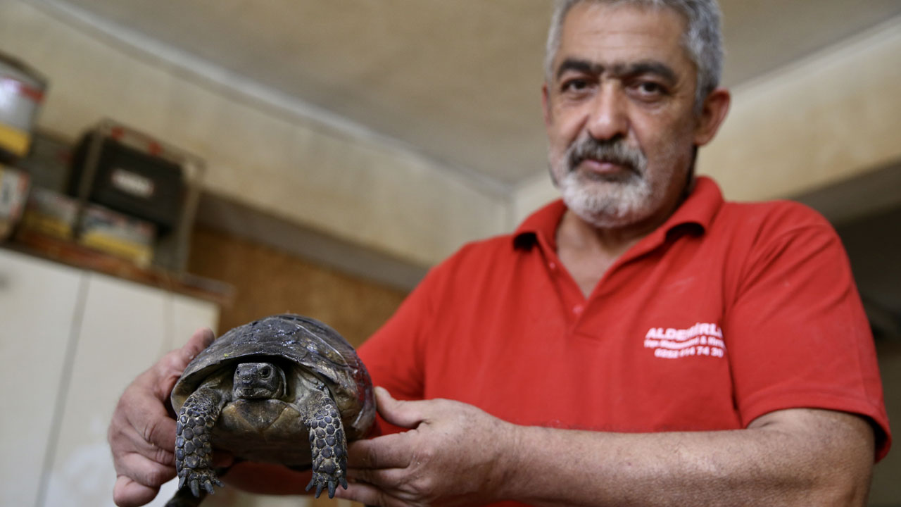 Foto - Duygulandıran anlar yaşandı! Ahşap ustasının ellerinde hayata tutundu