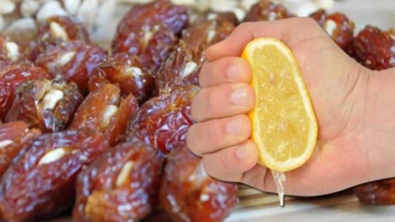 Duyunca çok şaşıracaksınız! İşte hurmanın üstüne limon damlatmanın faydası