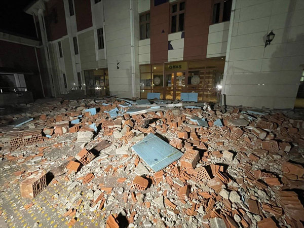 Foto - Düzce depreminin meydana getirdiği hasar böyle görüntülendi