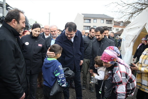 Foto - Düzce'de ağır hasarlı binaların yıkımı başladı