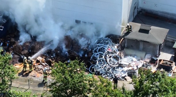 Foto - Düzce'de fabrika yangını