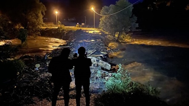 Foto - Düzce'de sel felaketi! 9 köy yolu kapandı 17 ev boşaltıldı