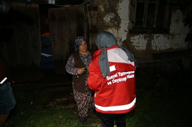Düzce'de sel felaketi! 9 köy yolu kapandı 17 ev boşaltıldı