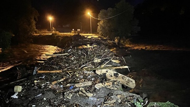 Foto - Düzce'de sel felaketi! 9 köy yolu kapandı 17 ev boşaltıldı