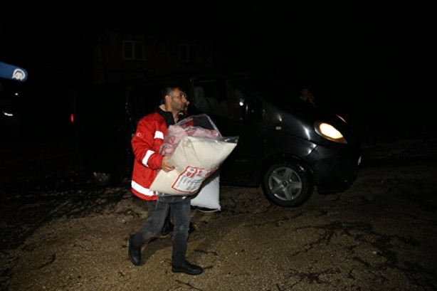 Foto - Düzce'de sel felaketi! 9 köy yolu kapandı 17 ev boşaltıldı